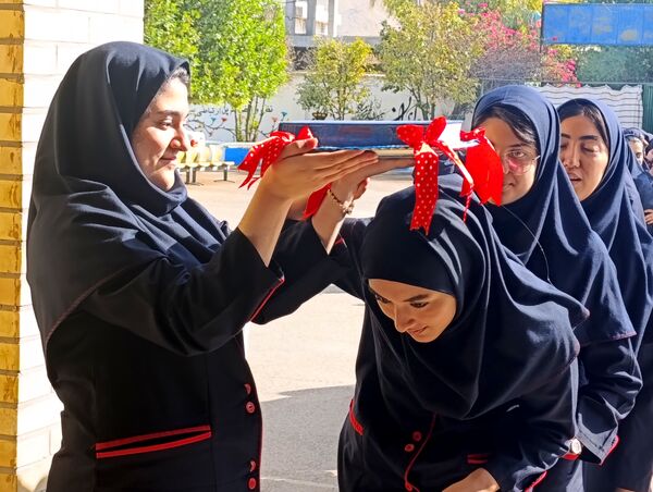 زنگ مهر در فراشبند به صدا در آمد