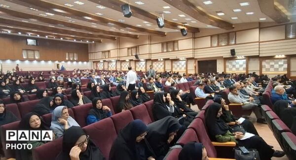  گردهمایی مدیران مدارس ناحیه یک یزد 