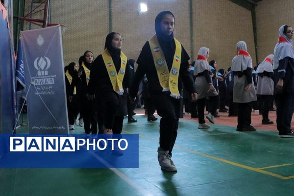 بهارستان دو صحنه همفکری، همدلی و همکاری پیشتازان در همایش یاوران انقلاب