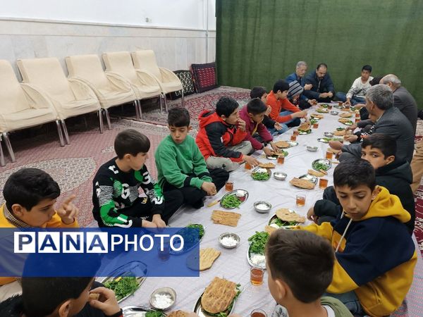 سفره های افطار ساده در کاشمر