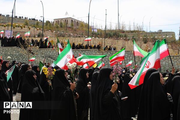 تشییع پیکر خانوداه شهید دکتر حسین طاهری در پردیس