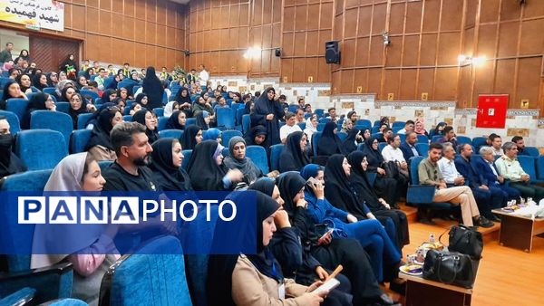 برگزاری اختتامیه جشنواره نوجوان سالم و یاریگران زندگی در کانون شهید فهمیده کرج