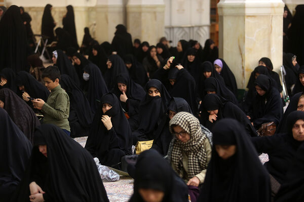 مراسم یادبود کودکان و زنان شهید بمباران هوایی روضه فاطمیه قم