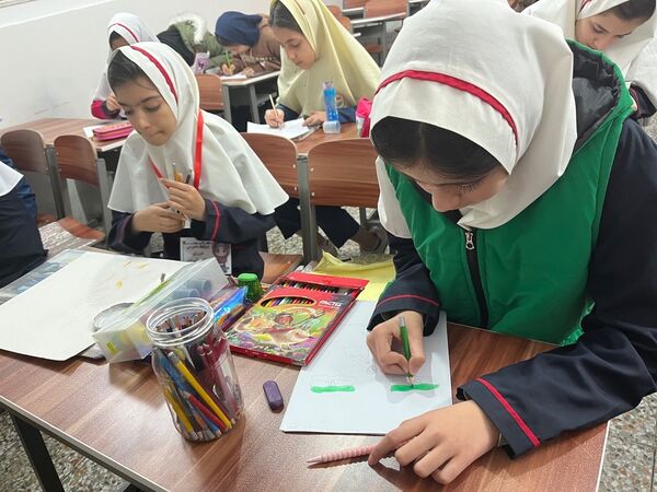 برگزاری مسابقه طرح فرهنگی و هنری در دبستان بعثت ۲
