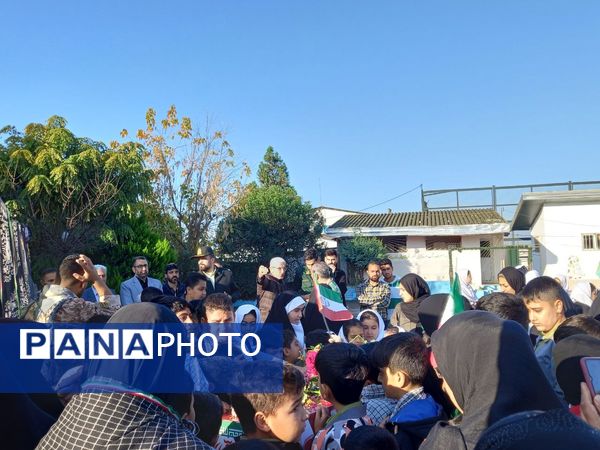 مراسم وداع شهید خوشنام در مدارس بهنمیر