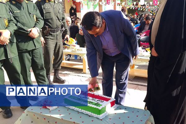 طنین زنگ انقلاب در مدرسه فرزانگان شهرستان باشت