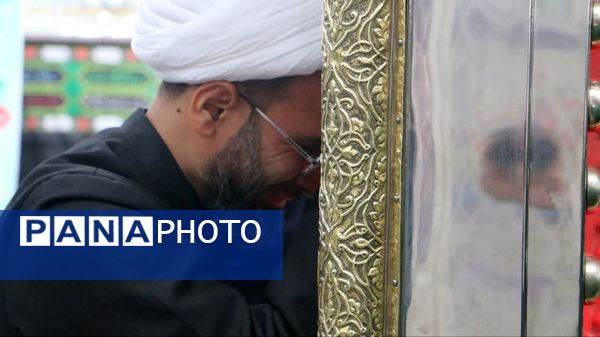 آیین غباروبی و عطرافشانی ضریح مطهر آستان مقدس امامزاده بی‌بی سکینه