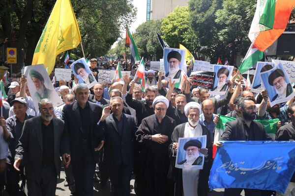 چهلم سردار حاجی‌زاده و فرزندان شهدا در منطقه ۱۷