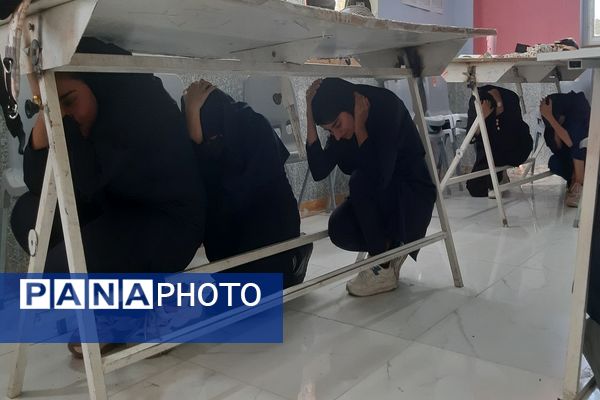 مانور دانش‌آموزی پدافند غیر عامل در شهرستان میناب