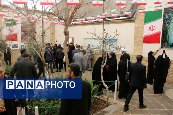 جلوه‌هایی از تجدید میثاق اصحاب رسانه قم با آرمان‌های امام خمینی(ره)