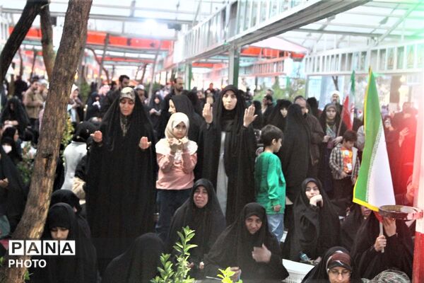 حال و هوای آغاز سال نو در جوار مزار شهدای جنگ رمضان