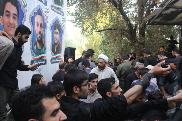خاکسپاری نوجوان شهید «محمدحسین خاکی» در گلزار شهدای قم