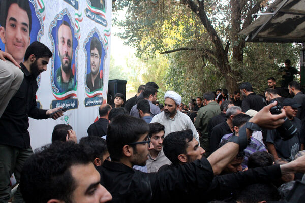 خاکسپاری نوجوان شهید «محمدحسین خاکی» در گلزار شهدای قم