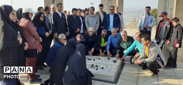 همایش پیاده‌روی هفته تربیت‌بدنی در یاسوج