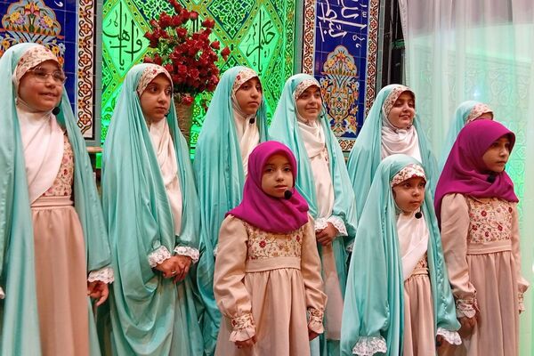 آغاز آیین معنوی اعتکاف در مصلای اسلامشهر با حضور گسترده نوجوانان