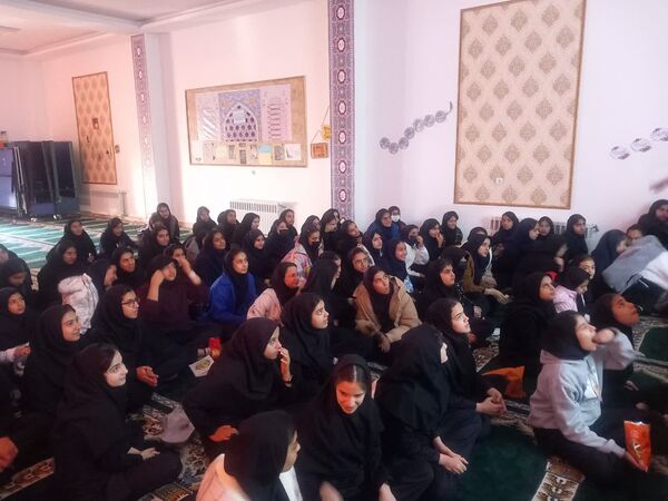 مراسم اکران فیلم در دبیرستان فرهنگ مرحوم فخرایی