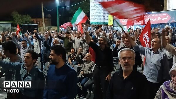 تجمعات شبانه تویسرکان؛ روایت ایثار و همدلی با سخنرانی نماینده بنیاد شهید همدان
