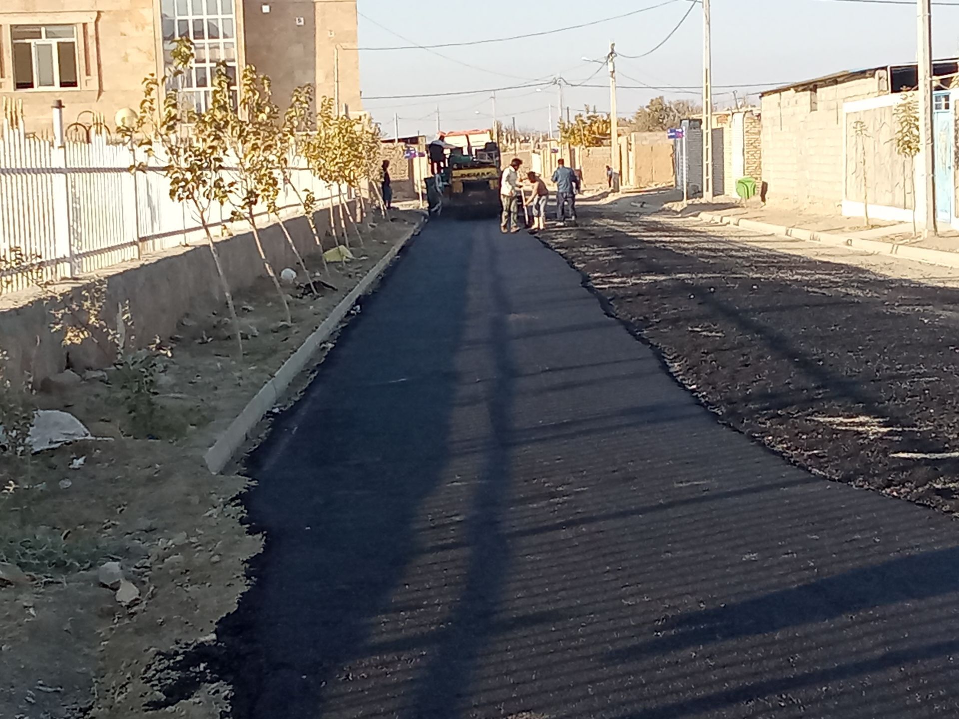 آسفالت و ایمن‌سازی ۸۱۰۰ کیلومتر از محورهای فرعی و روستایی در سال ۱۴۰۴ 