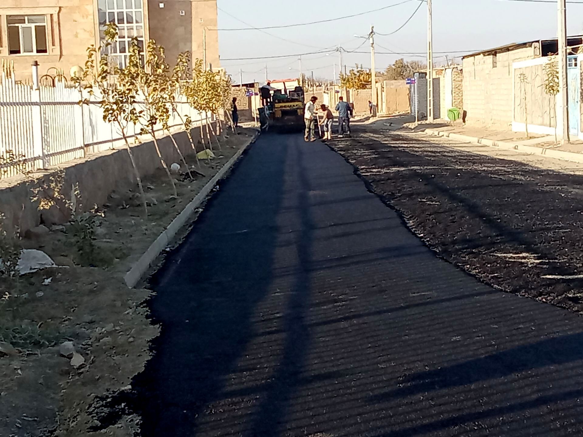 آسفالت و ایمن‌سازی ۸۱۰۰ کیلومتر از محورهای فرعی و روستایی در سال ۱۴۰۴ 