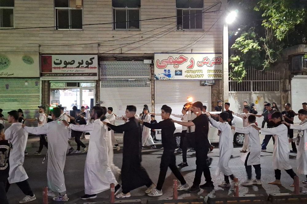 دسته عزاداری حضرت علی‌اکبر(ع) در شب هشتم محرم در پیشوا