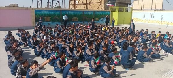 مراسم ویژه  هفته نیروی انتظامی در آموزشگاه پویندگان فرهنگ خلیل آباد
