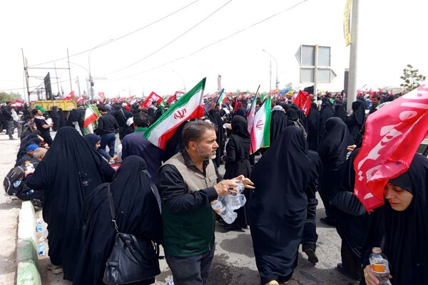  تشییع پیکر مطهر آقای شهید ایران 