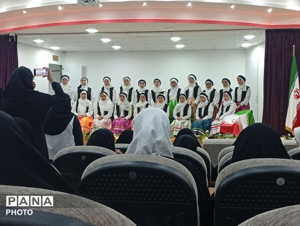 مسابقات سرود و لالایی خوانی در خلیل آباد