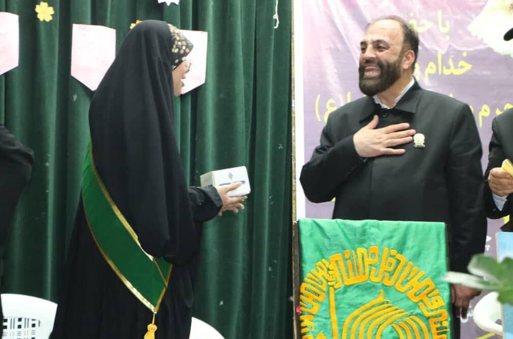 خبرنگار پانای بندرخمیر مفتخر به دریافت حمایل خادمی حرم رضوی شد