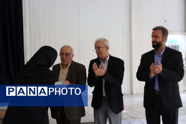 دانش آموزان اسلامشهری هنرستان شهدای واوان میزبان مراسم افتتاحیه نمایشگاه پوستر "پدر طالقانی"