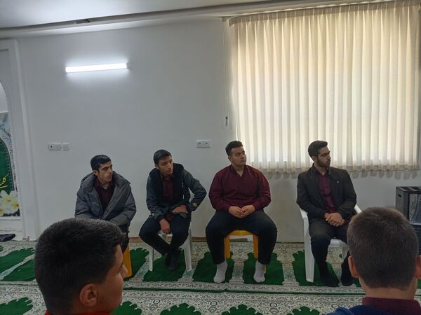 جلسه انجمن اسلامی مدرسه نمونه آیت الله خامنه ای