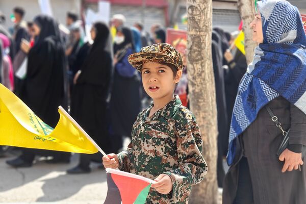 حضور پرشور فرهنگیان و دانش‌آموزان کرمانشاهی در راهپیمایی روز قدس