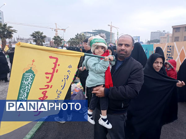 شادپیمایی مردم قم در جشن نیمه شعبان