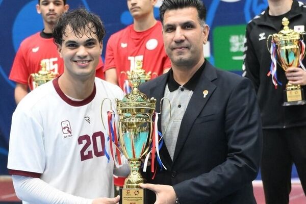 ملی‌پوش نوجوان هندبال ایران بهترین گوش راست آسیا شد