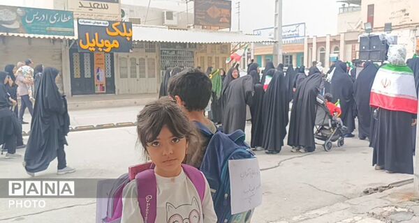  کودکان و دانش‌آموزان لارستانی در راهپیمایی روز قدس