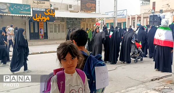  کودکان و دانش‌آموزان لارستانی در راهپیمایی روز قدس