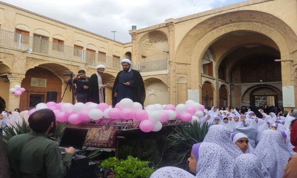 روزه‌اولی‌ها در آباده جشن گرفتند