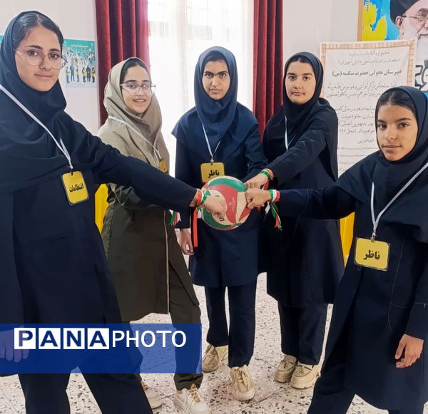 پانتخابات انجمن ورزشی در مدرسه حضرت سکینه (س)