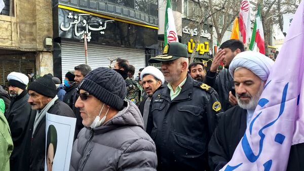 حضور خادمان امنیت در راهپیمایی ۲۲ بهمن