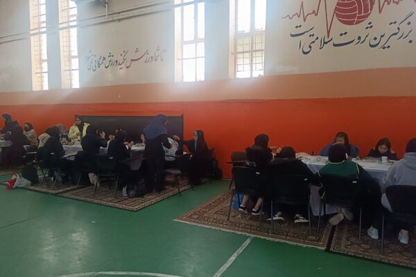 حضور دانش آموزان مدرسه ایثار در اردو توانمند سازی "برپا" در اردوگاه امام خمینی (ره)
