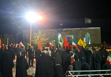 رژه خودرویی به مناسبت چهلمین روز شهادت رهبر در بهاباد