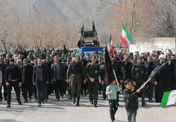 راهپیمایی باشکوه همزمان با خبر شهادت آیت الله خامنه ای در بار