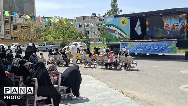 هم صدا با دختران شهید مینابی در روز دختر