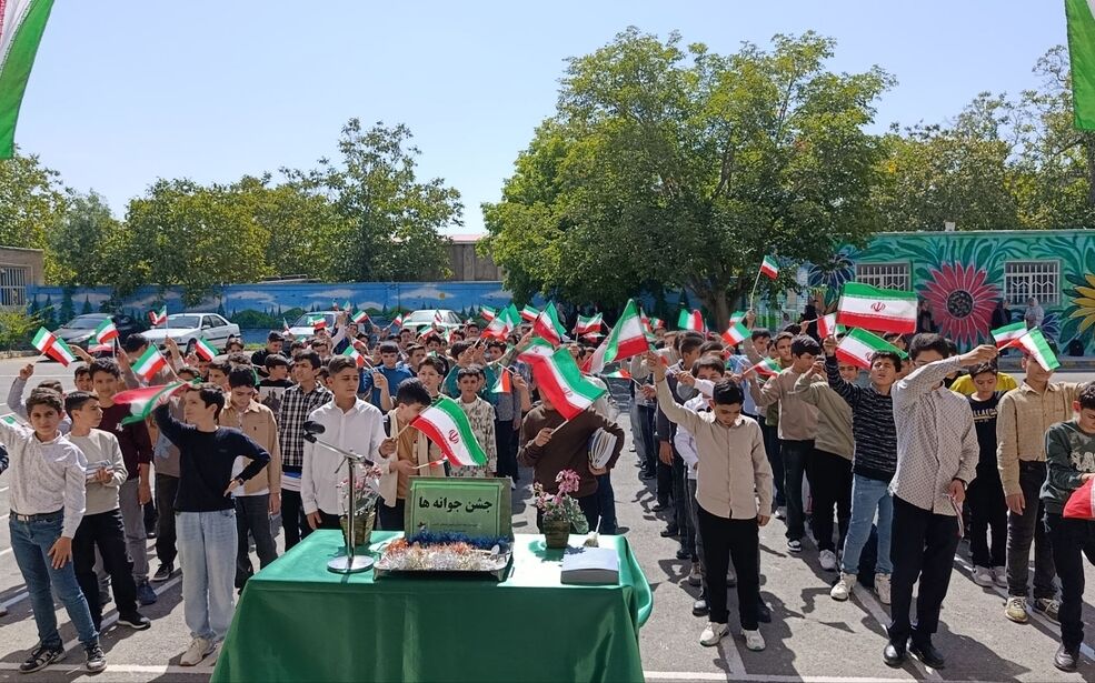 شکوفه‌‌ها و جوانه‌‌ها در مدارس اسکو