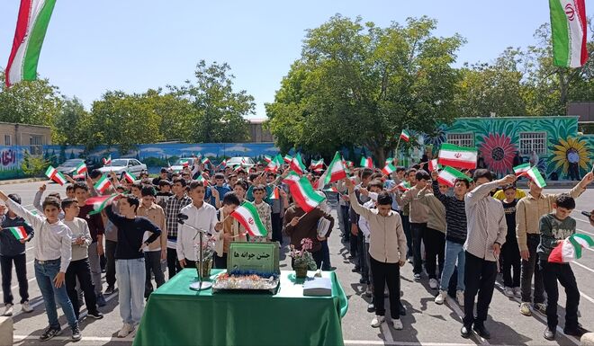 شکوفه‌‌ها و جوانه‌‌ها در مدارس اسکو
