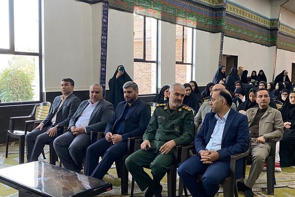 اعزام دانش‌آموزان دختر ورامینی به اردوی معنوی راهیان نور