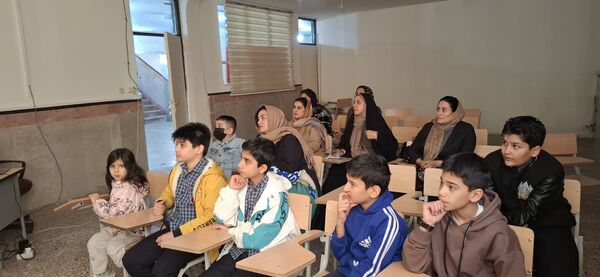 کارگاه آموزشی آمادگی مسابقه سلول‌های بنیادی با حضور دانش‌آموزان دبستان ملاصدرا در پژوهش سرای دکتر حسابی 