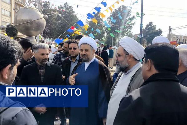 بازدید امام جمعه شهرستان رباط‌کریم و رئیس‌اداره‌ امورخیریه از موکب رباط کریم