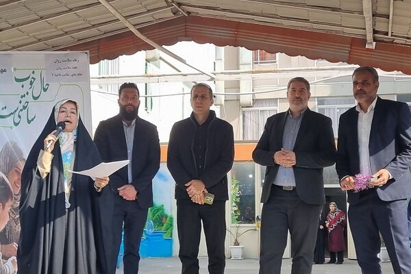 نواخته شدن زنگ سلامت‌روان توسط نماینده شهردار ری در دبیرستان ارشاد