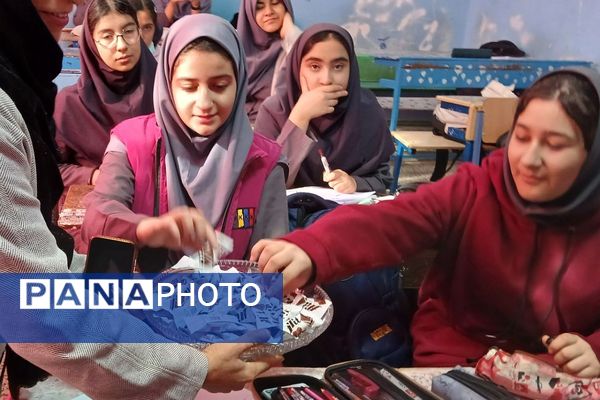 حضور دانش‌آموزان مدارس ناحیه دو شهرری در جشن ولادت حضرت فاطمه (س)