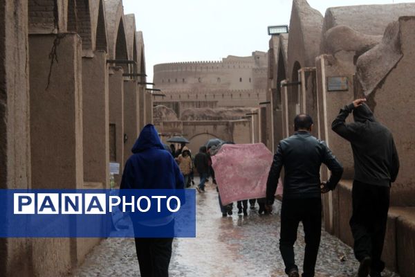 ارگ باران زده و بویِ نم کوچه‌های کاهگلی